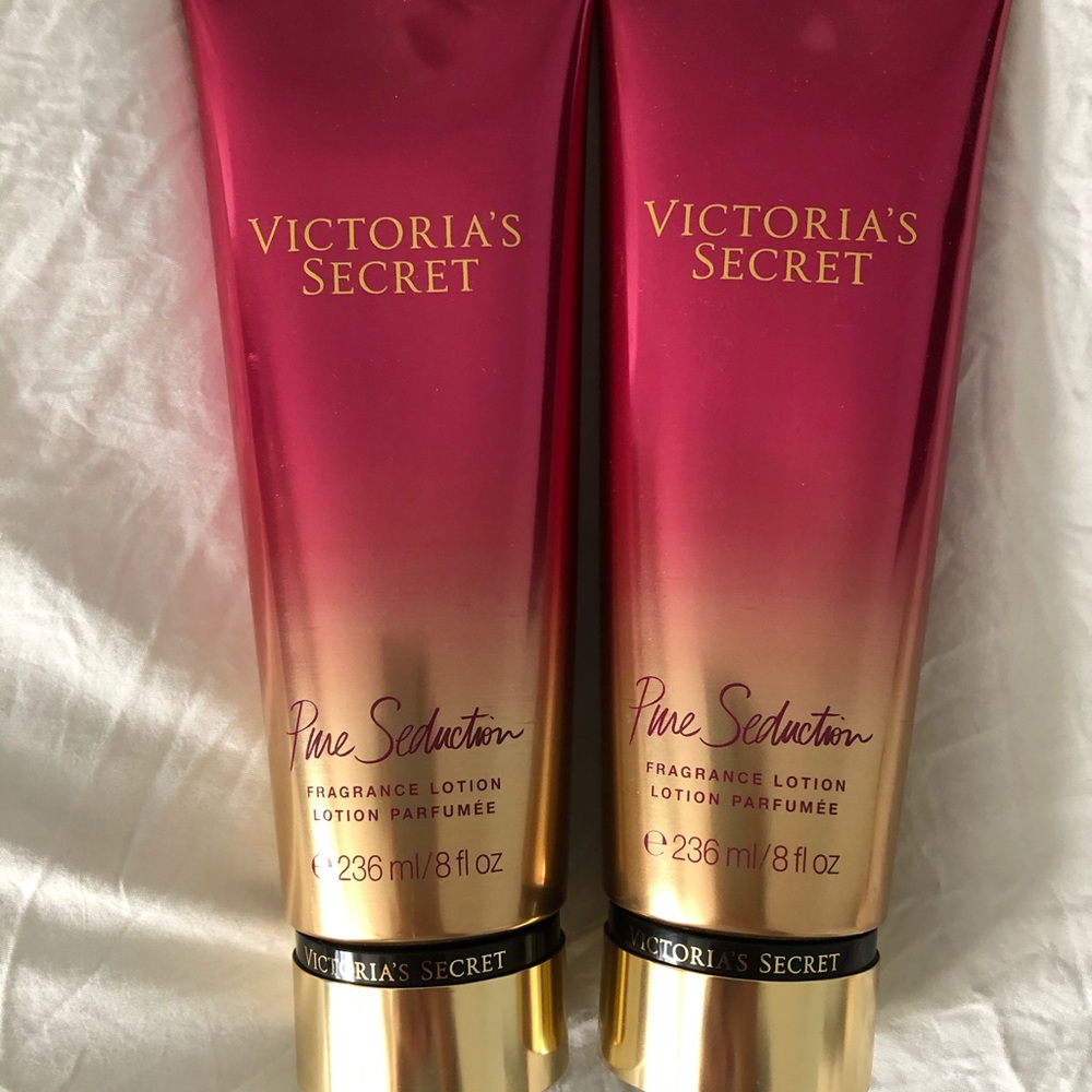 2 brand new Victoria Secret fragranced lotions